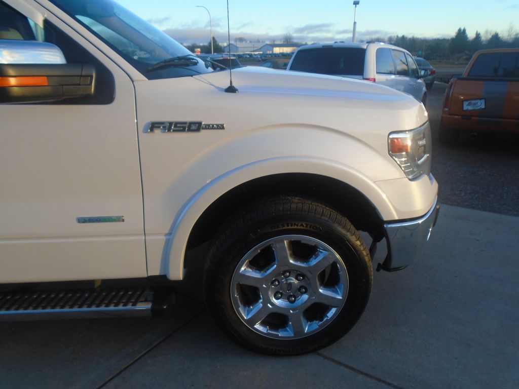 Photo 10 of this FORD F150 LARIAT
