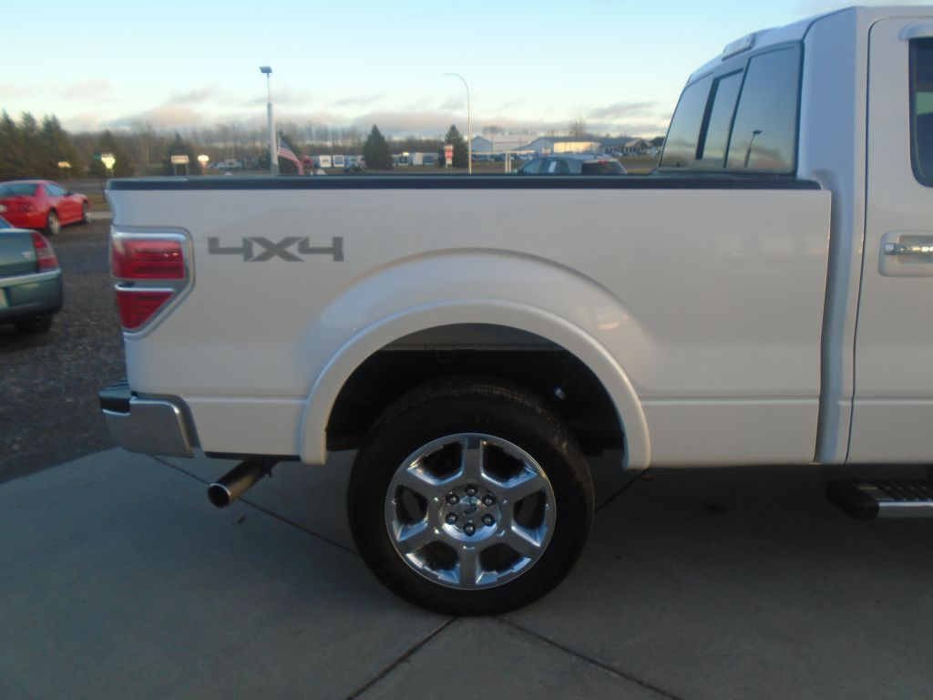 Photo 13 of this FORD F150 LARIAT