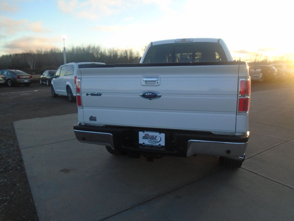 Photo 14 of this FORD F150 LARIAT