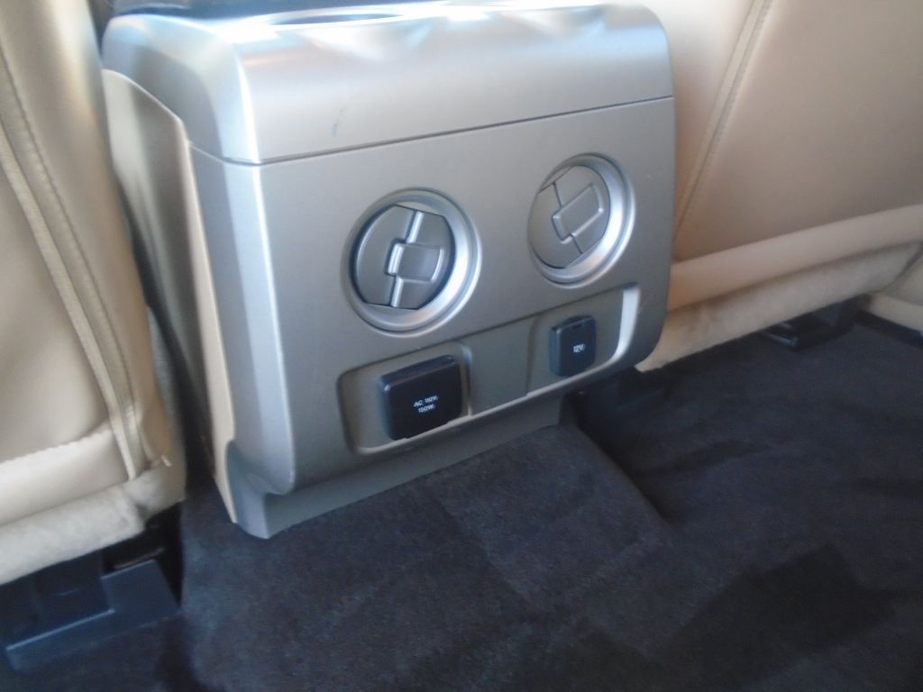 Photo 29 of this FORD F150 LARIAT