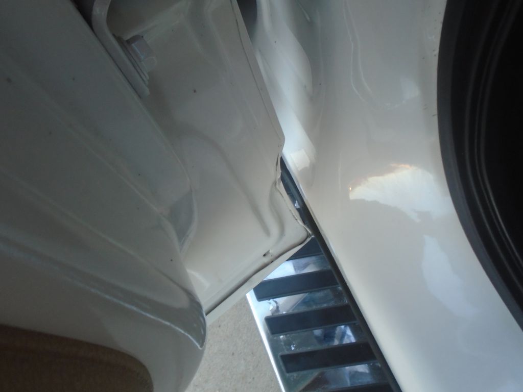 Photo 33 of this FORD F150 LARIAT
