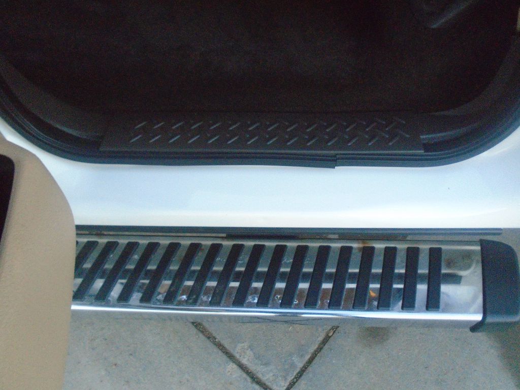 Photo 34 of this FORD F150 LARIAT