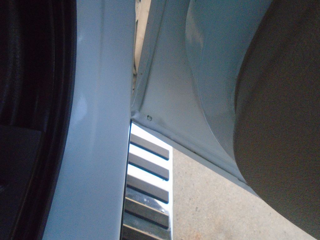 Photo 42 of this FORD F150 LARIAT