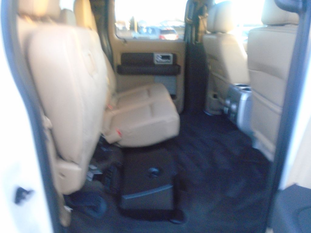 Photo 47 of this FORD F150 LARIAT