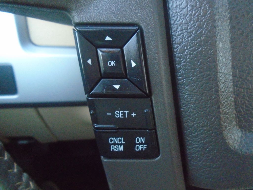 Photo 55 of this FORD F150 LARIAT