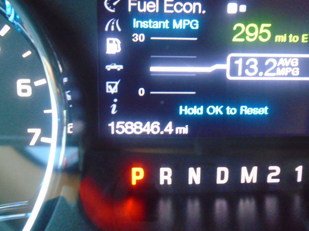Photo 58 of this FORD F150 LARIAT