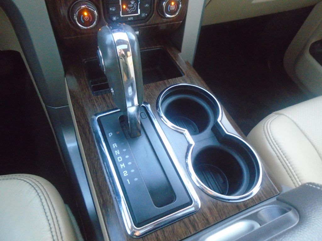 Photo 64 of this FORD F150 LARIAT