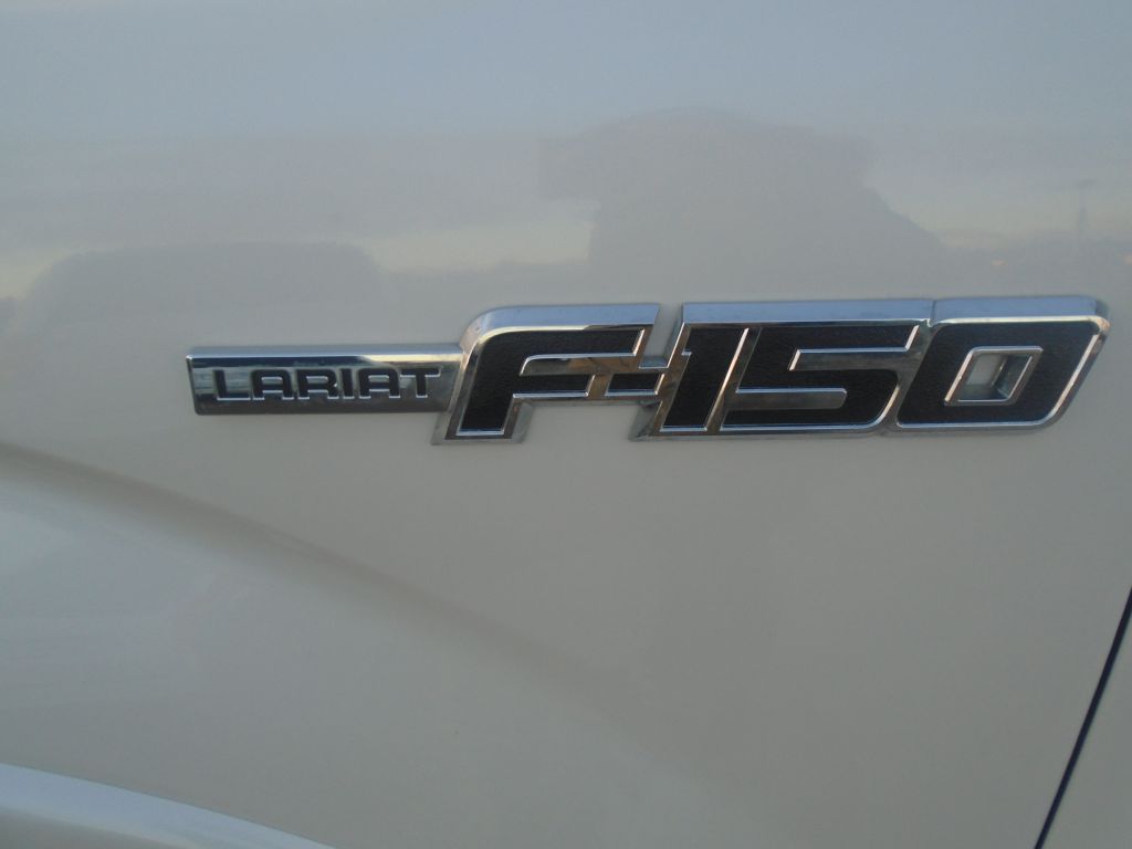 Photo 75 of this FORD F150 LARIAT