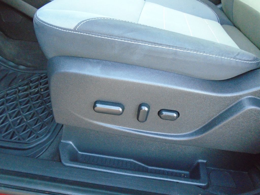 Photo 17 of this FORD ESCAPE