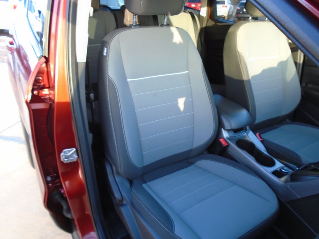 Photo 31 of this FORD ESCAPE