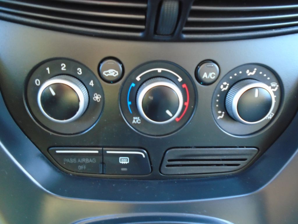 Photo 53 of this FORD ESCAPE