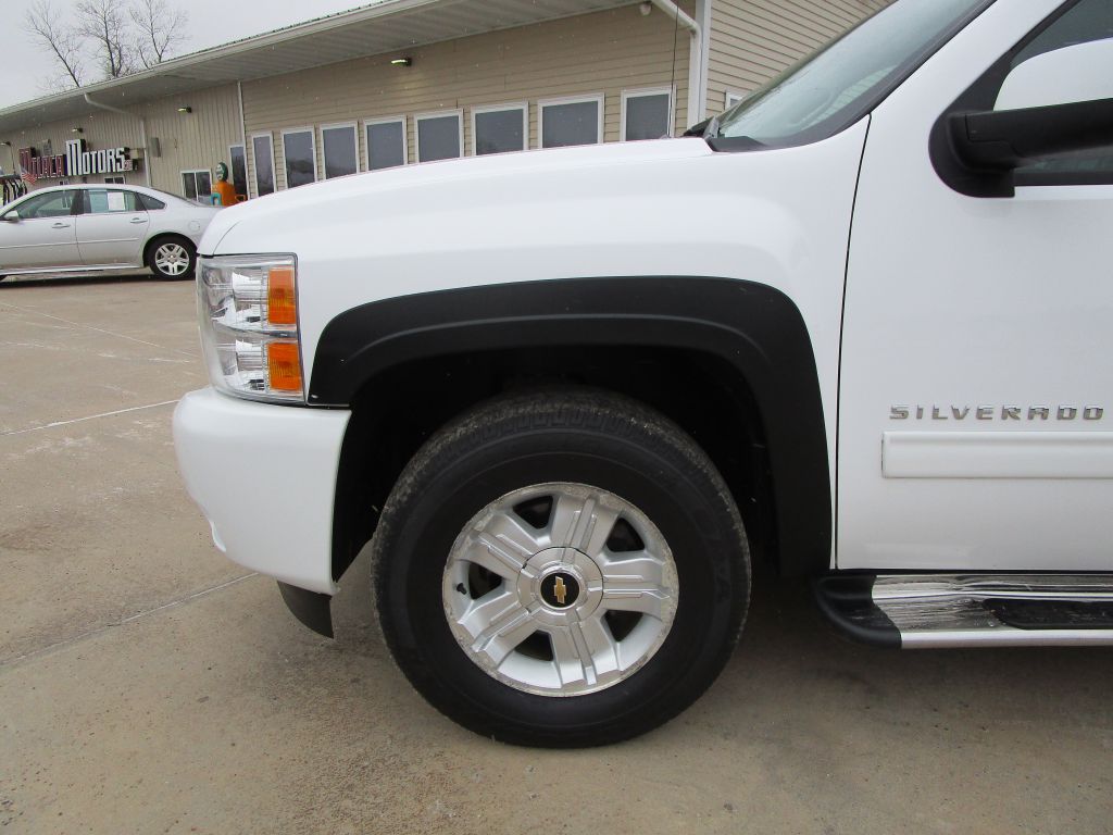 Photo 2 of this CHEVROLET SILVERADO 1500