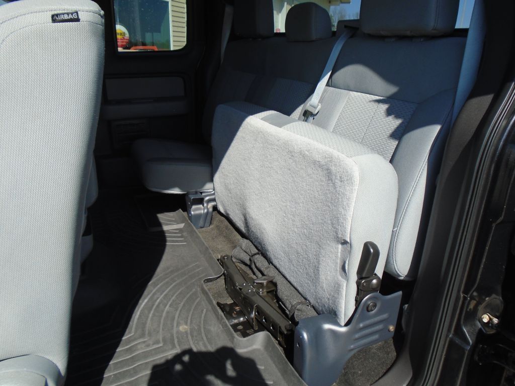 Photo 23 of this FORD F150