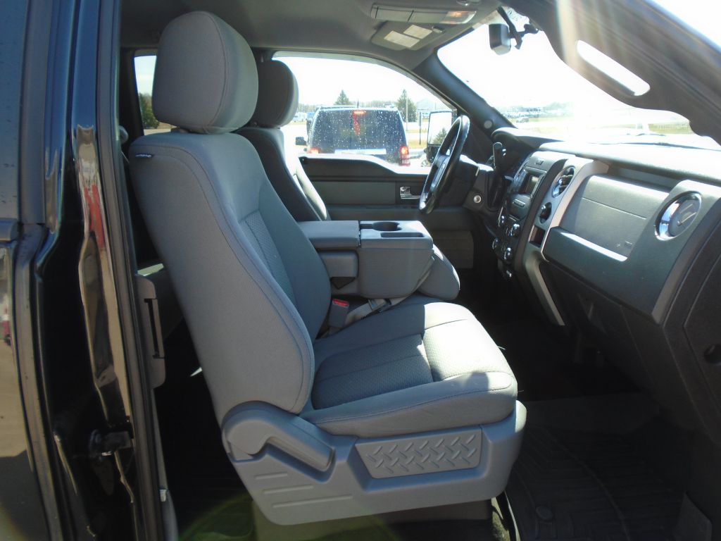 Photo 30 of this FORD F150