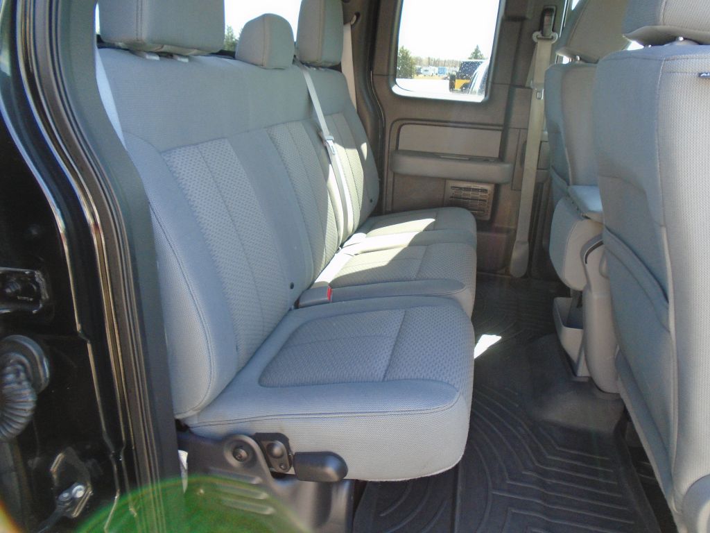 Photo 37 of this FORD F150