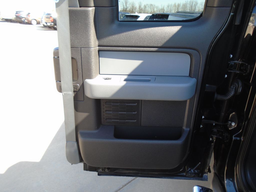 Photo 39 of this FORD F150