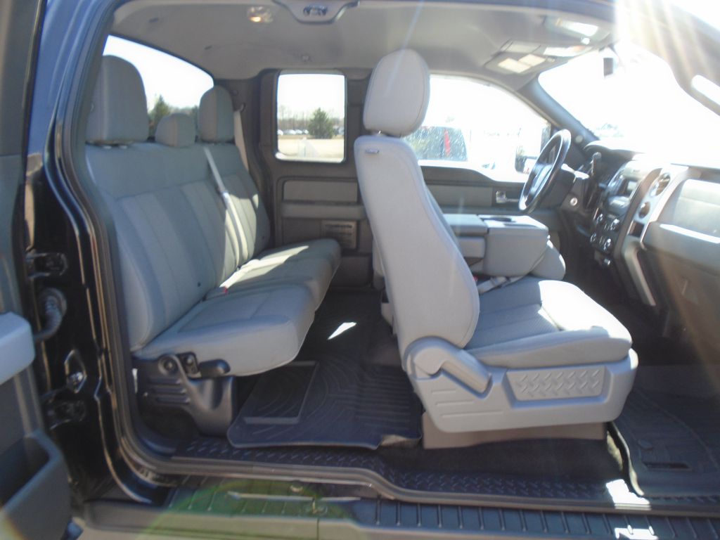 Photo 43 of this FORD F150