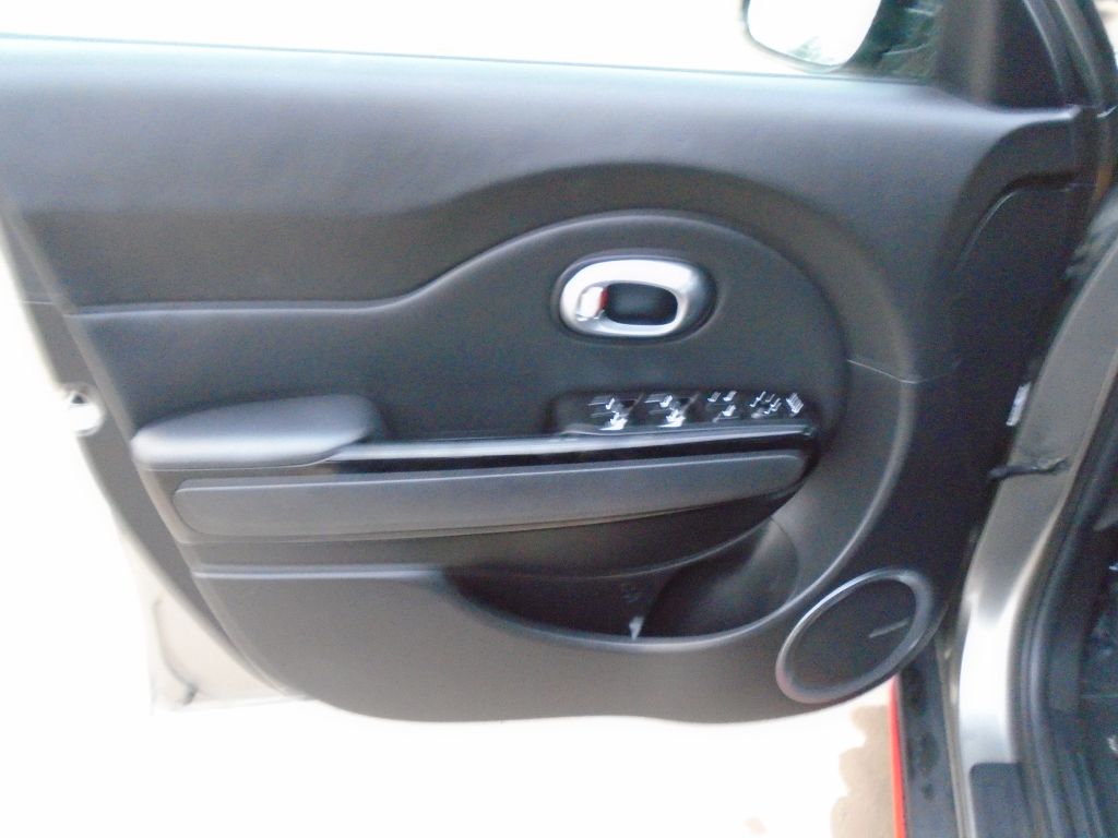 Photo 16 of this KIA SOUL