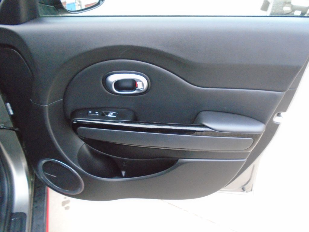 Photo 35 of this KIA SOUL
