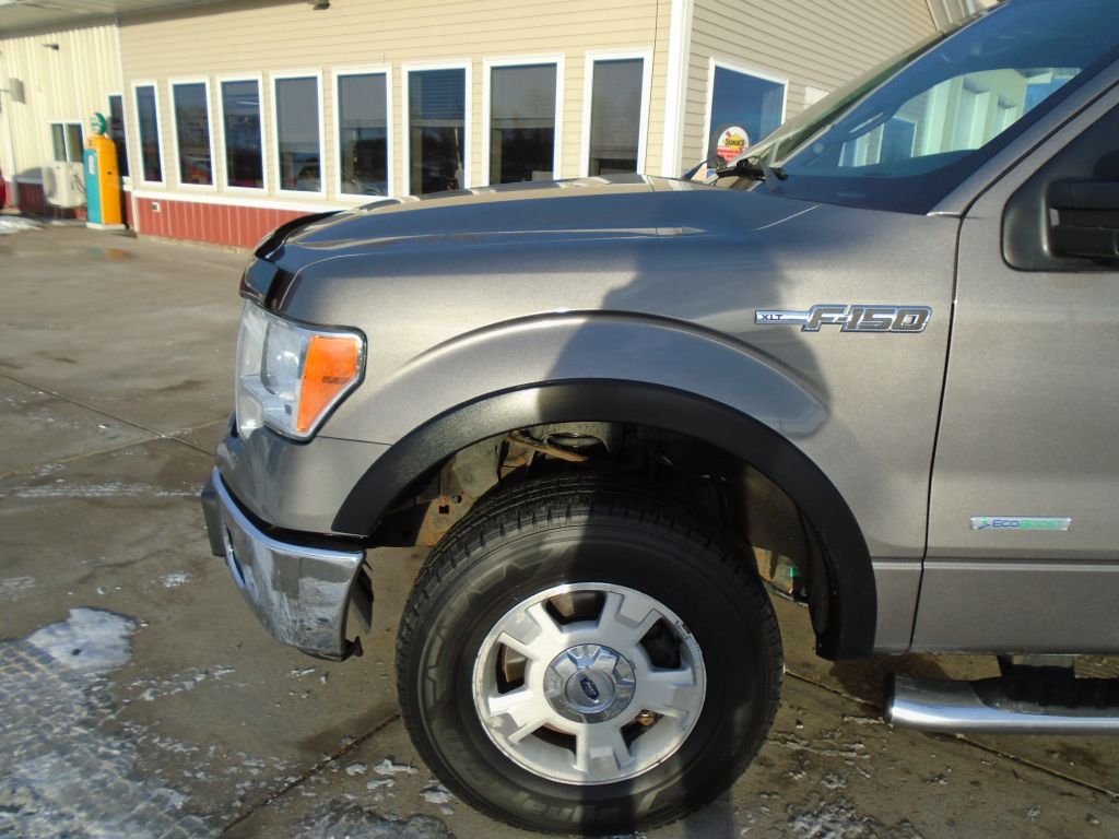 Photo 2 of this FORD F150