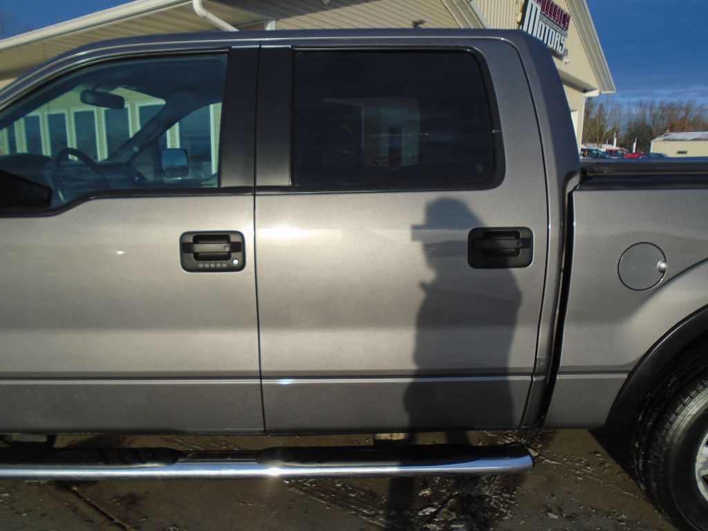 Photo 4 of this FORD F150