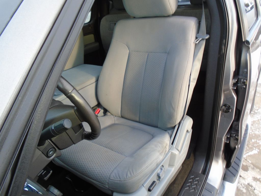 Photo 19 of this FORD F150