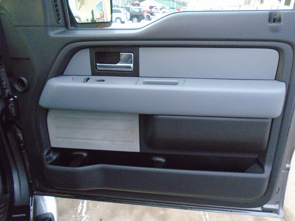 Photo 35 of this FORD F150