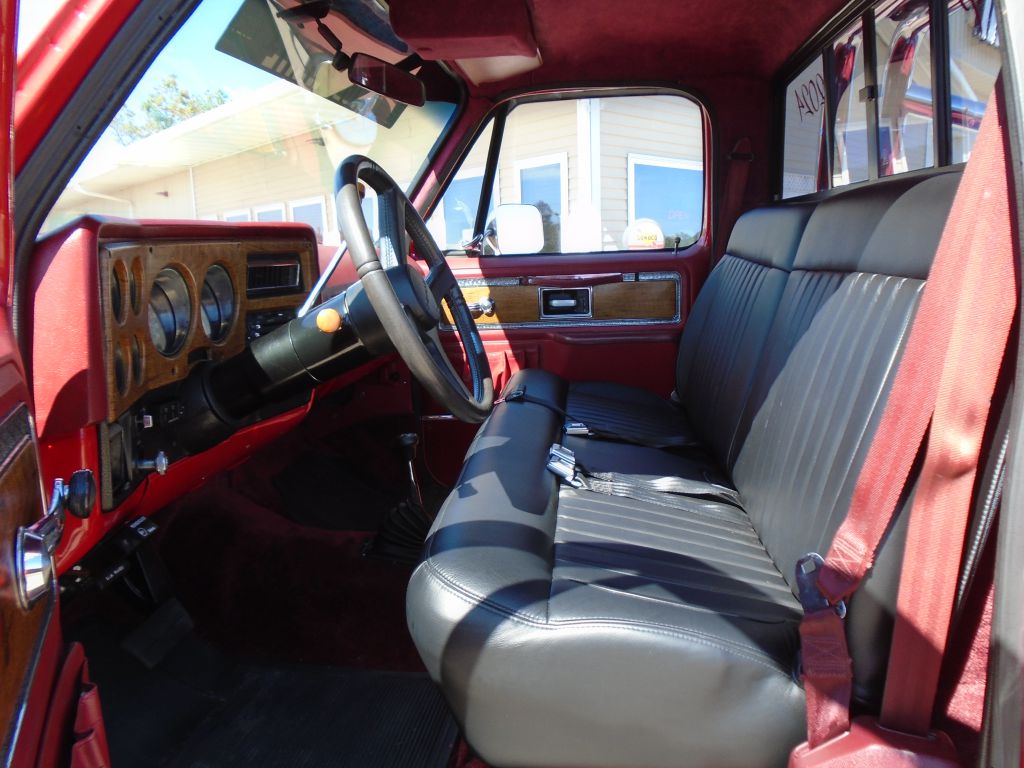 Photo 14 of this CHEVROLET K10