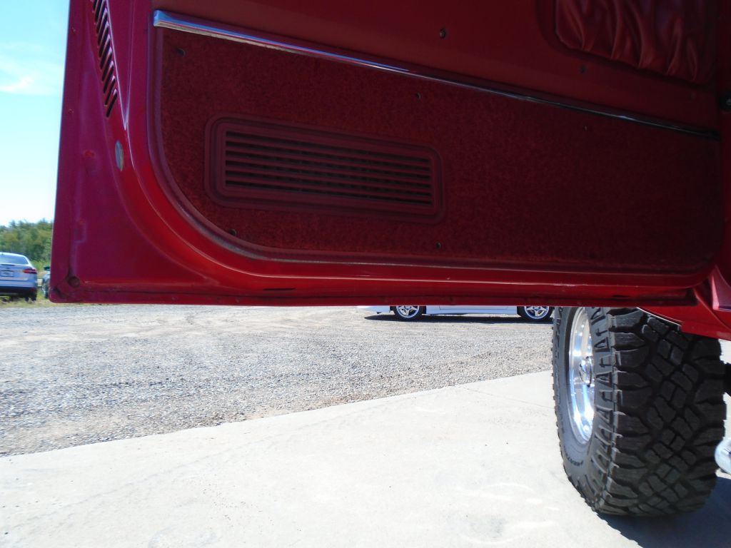 Photo 22 of this CHEVROLET K10