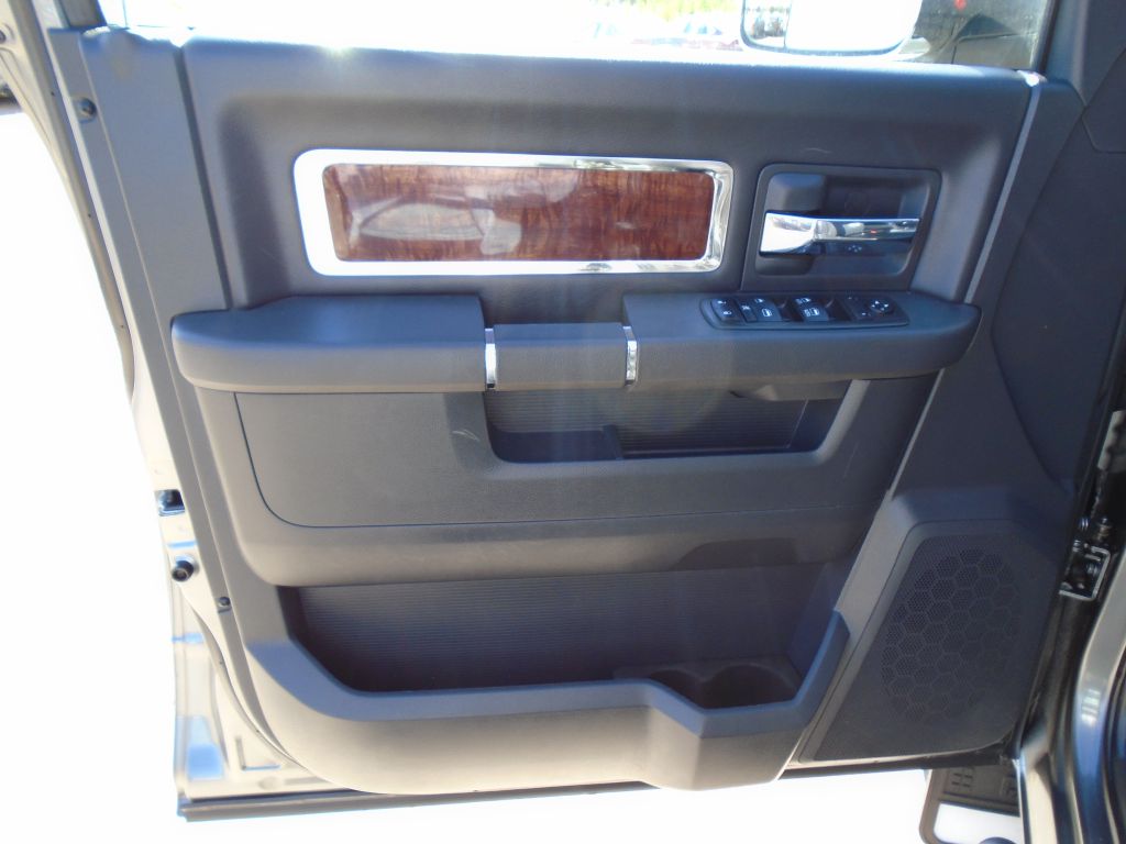 Photo 17 of this DODGE RAM 1500