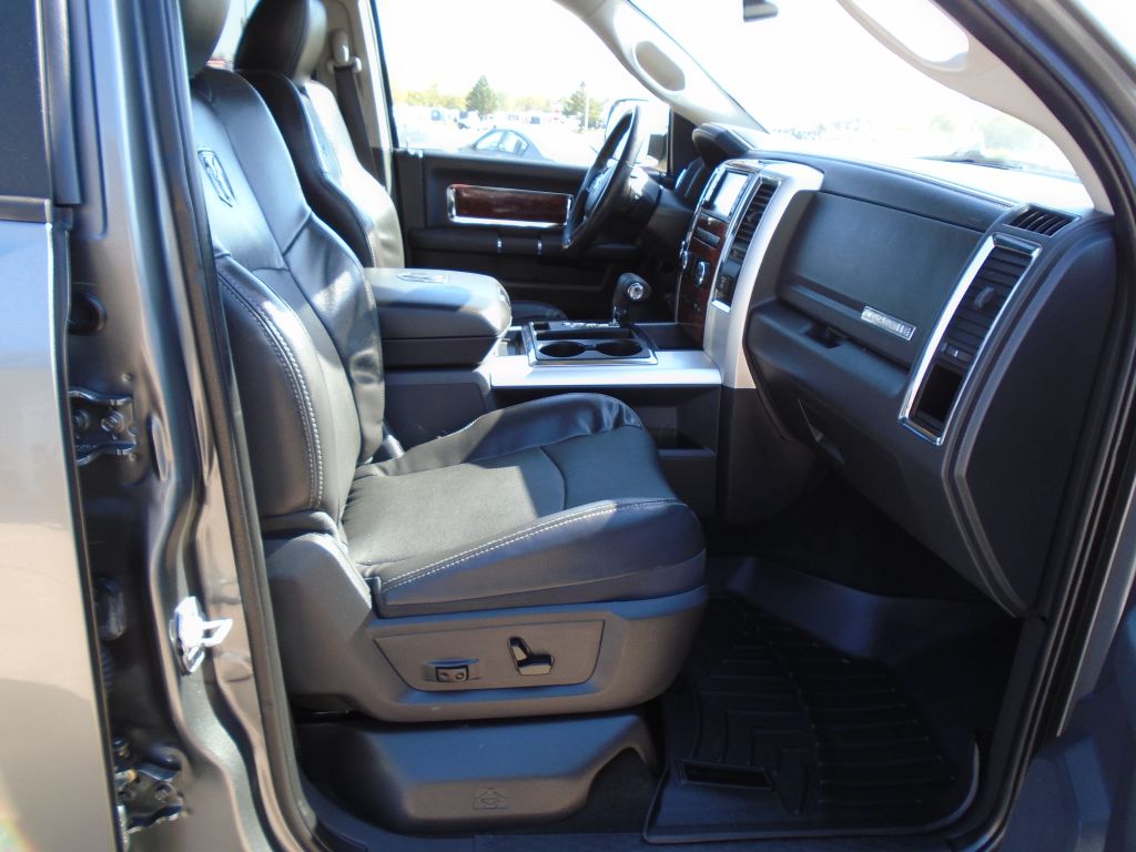 Photo 32 of this DODGE RAM 1500