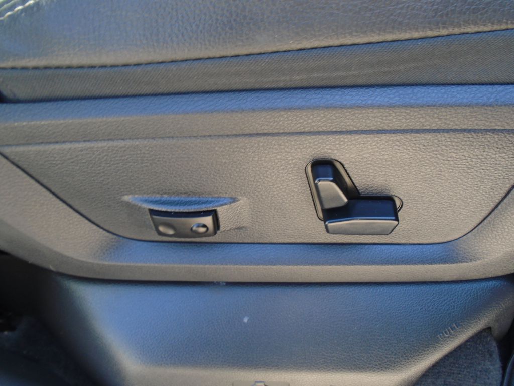 Photo 33 of this DODGE RAM 1500