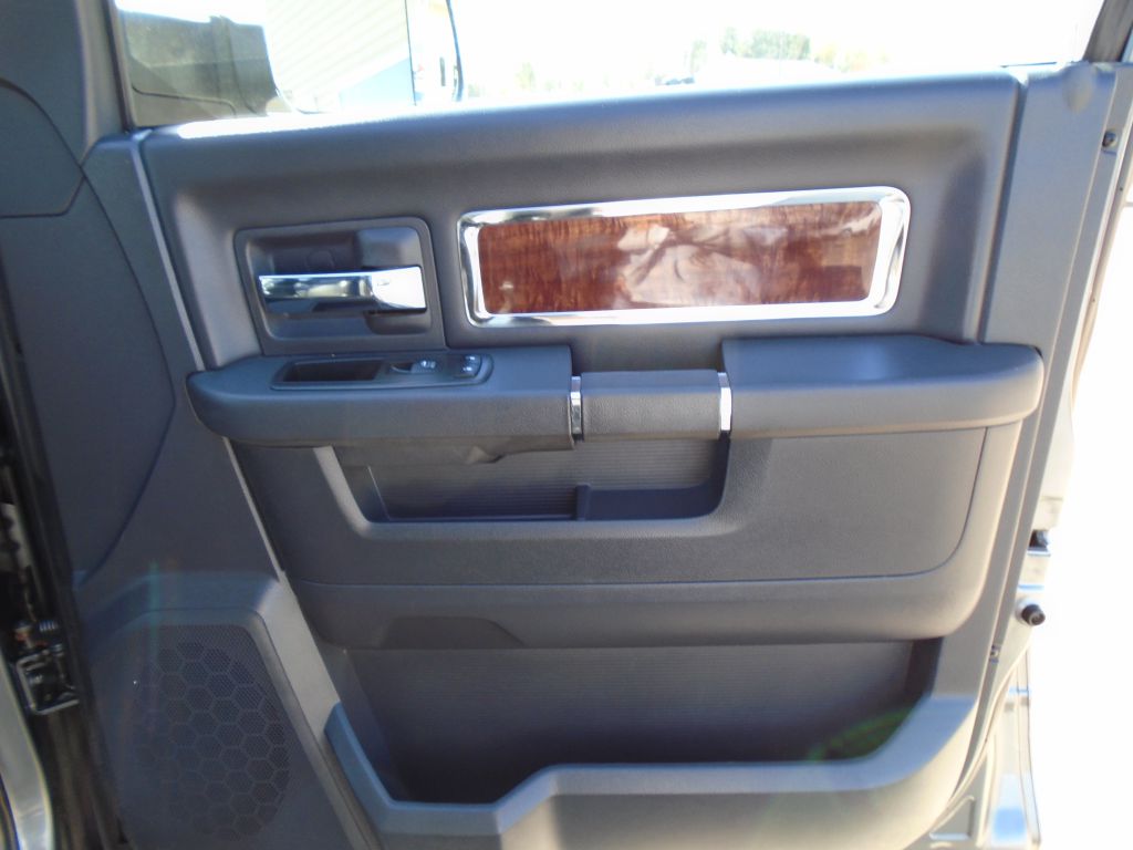 Photo 35 of this DODGE RAM 1500