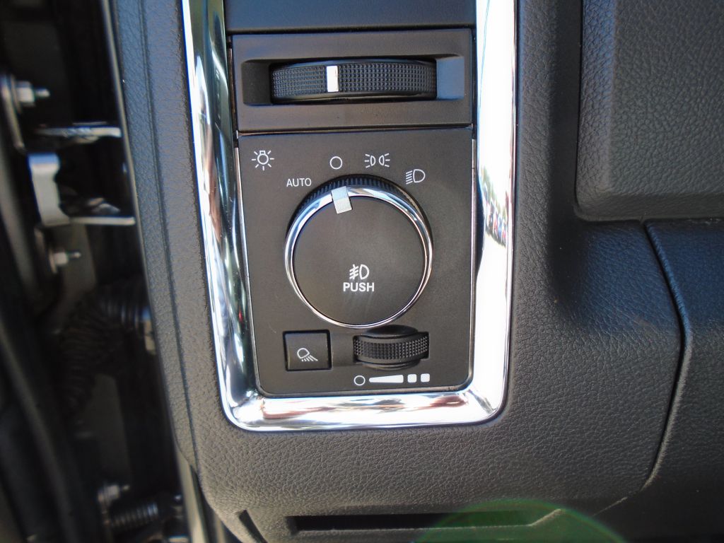 Photo 51 of this DODGE RAM 1500