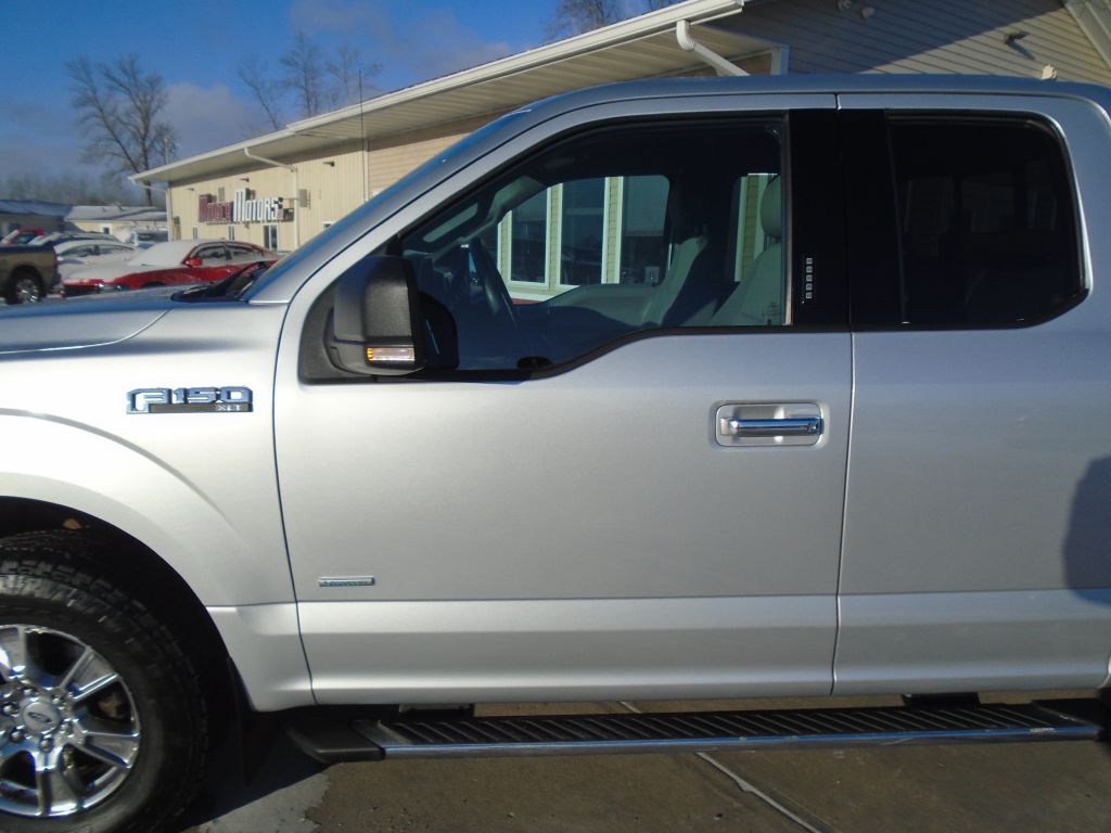Photo 3 of this FORD F150