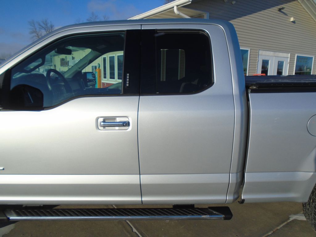 Photo 4 of this FORD F150