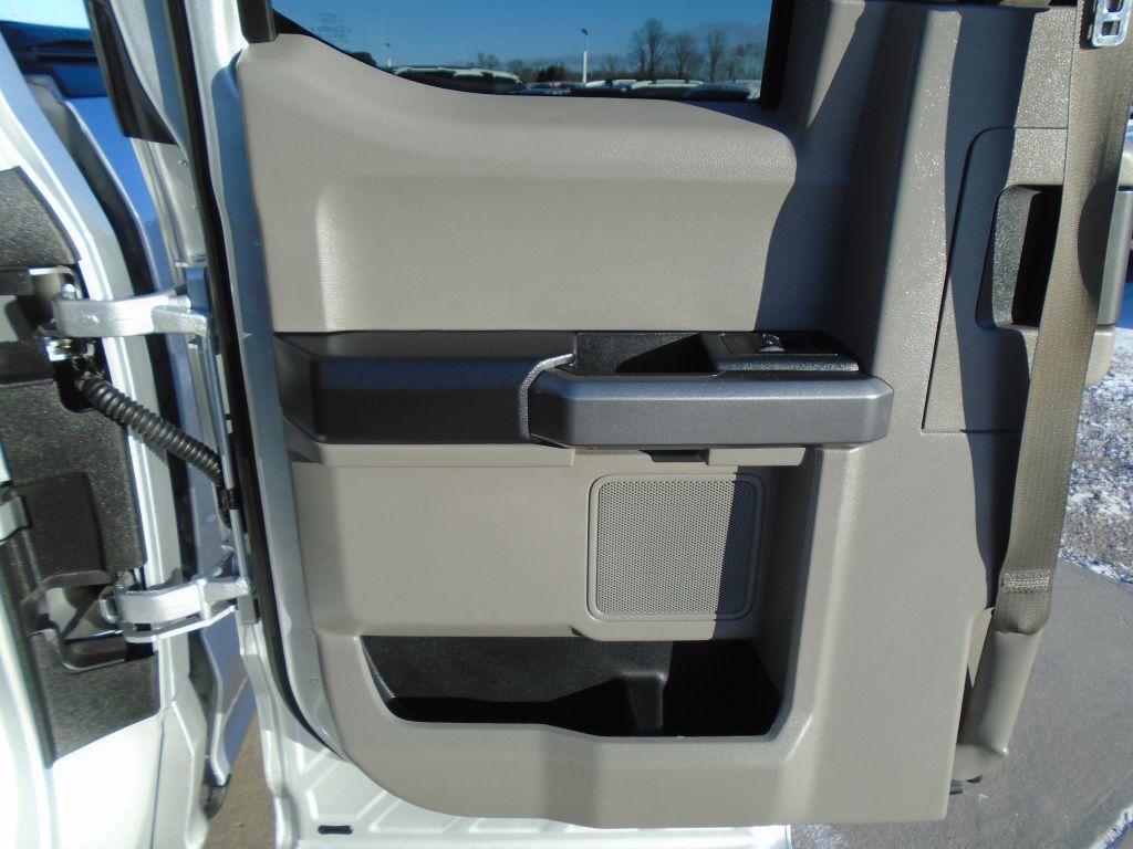 Photo 25 of this FORD F150