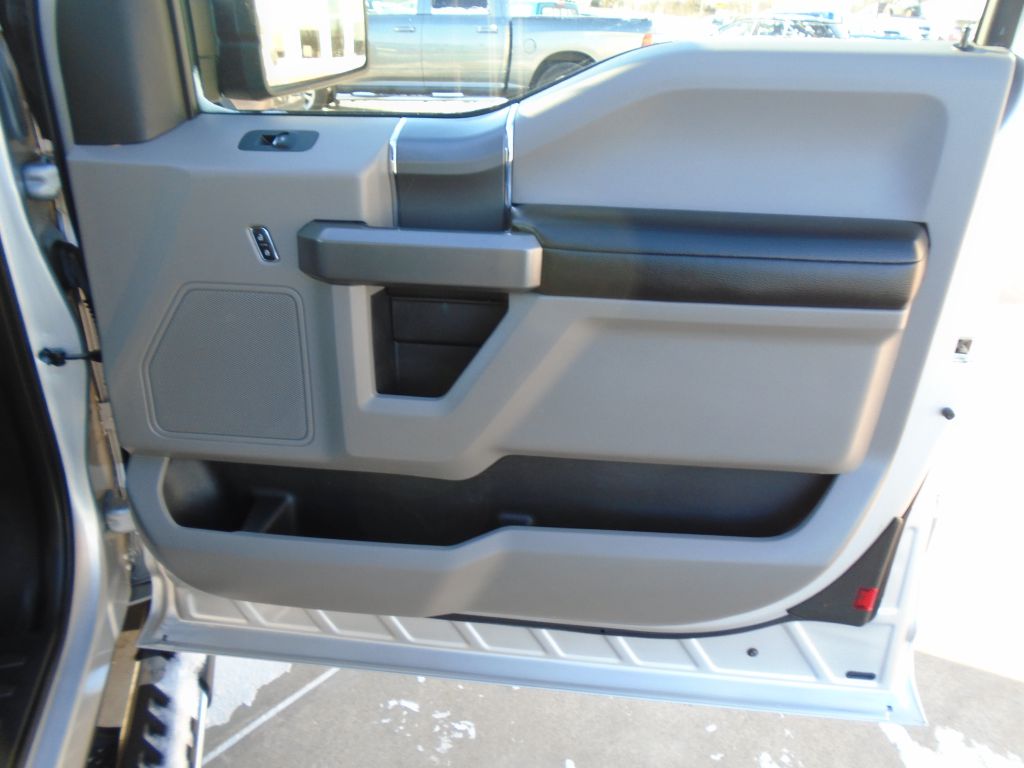 Photo 32 of this FORD F150