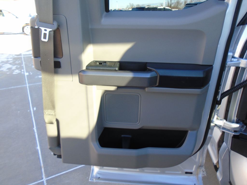Photo 40 of this FORD F150