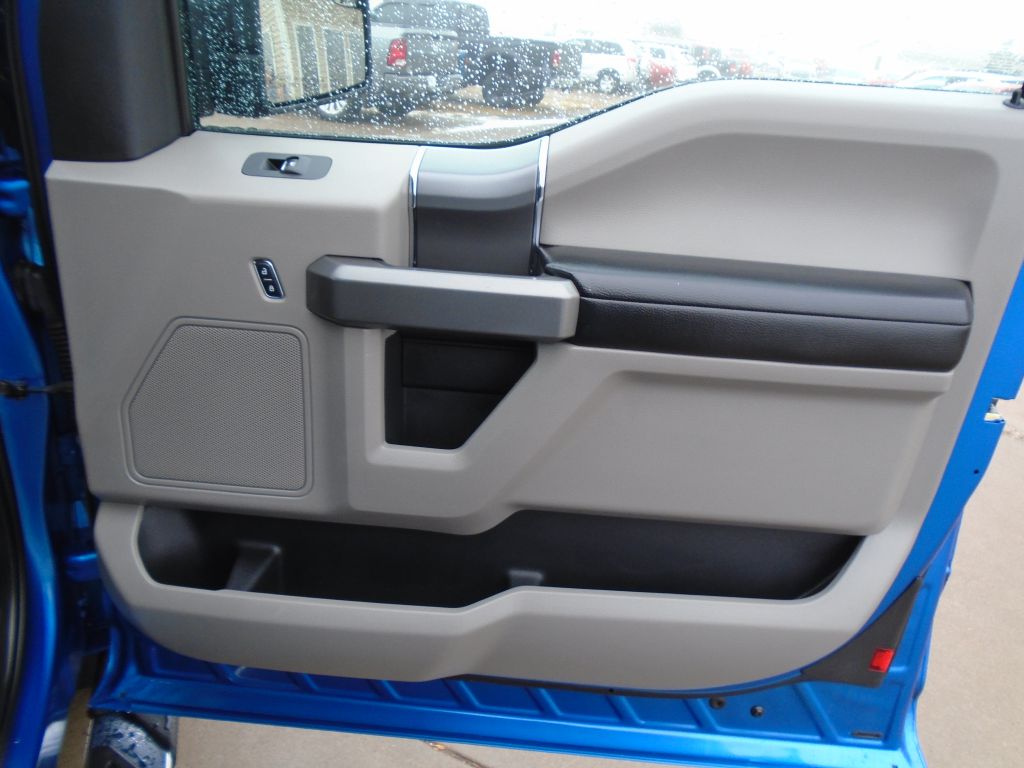 Photo 33 of this FORD F150