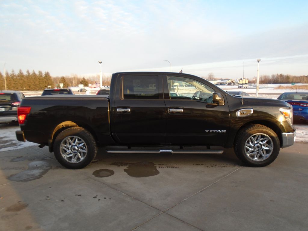 Photo 7 of this NISSAN TITAN