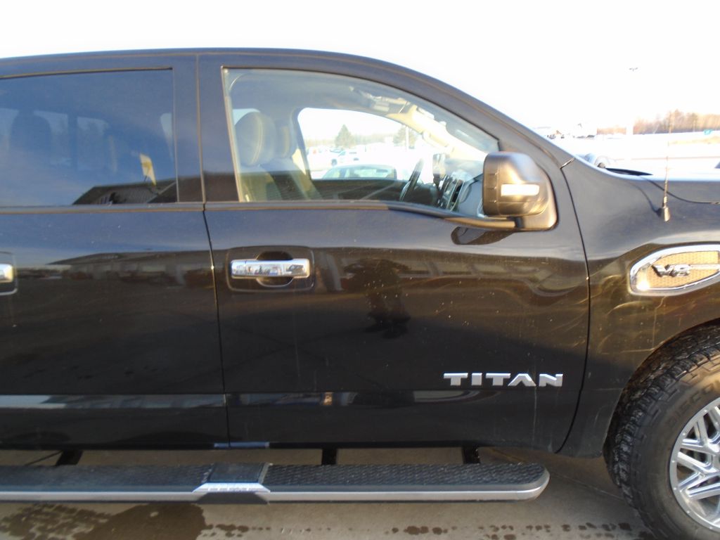 Photo 9 of this NISSAN TITAN