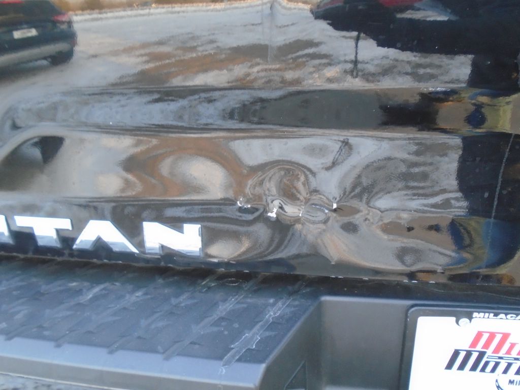 Photo 13 of this NISSAN TITAN