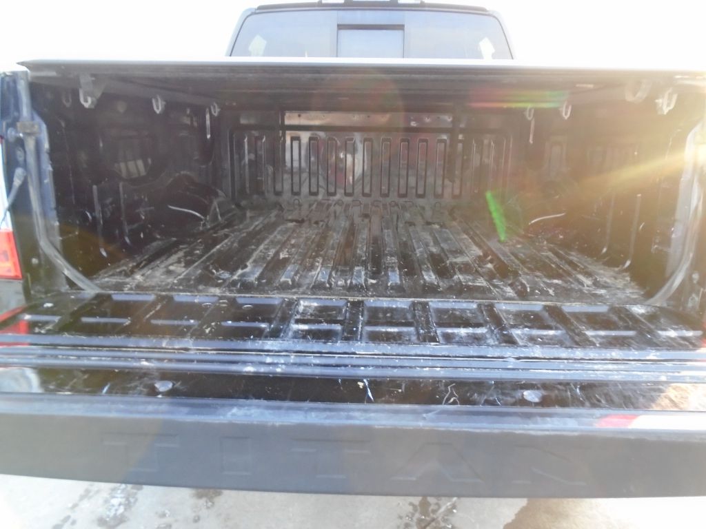 Photo 14 of this NISSAN TITAN