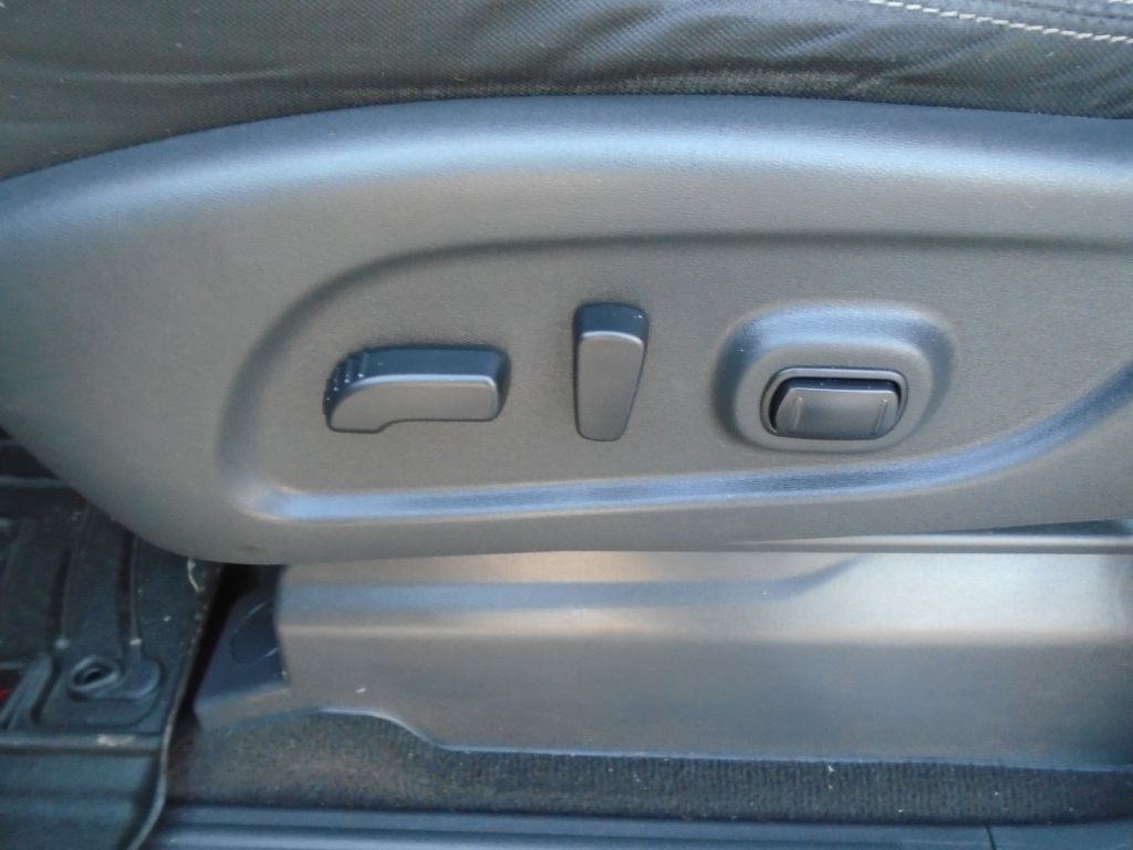 Photo 16 of this NISSAN TITAN