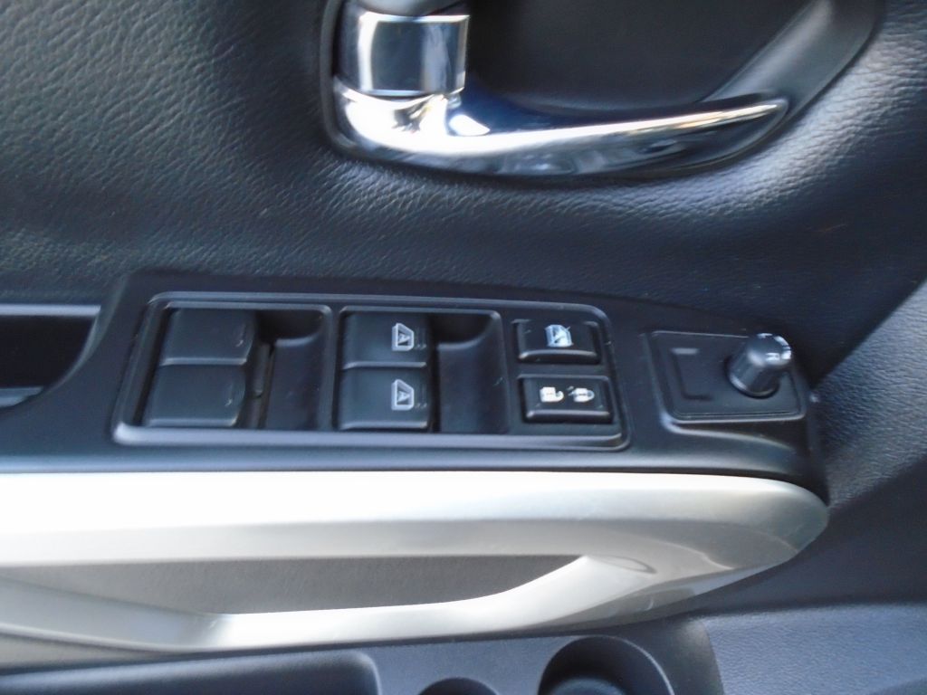Photo 18 of this NISSAN TITAN