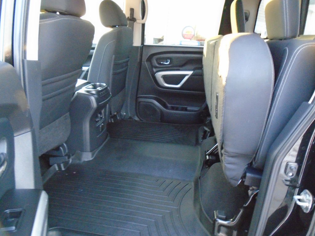 Photo 24 of this NISSAN TITAN