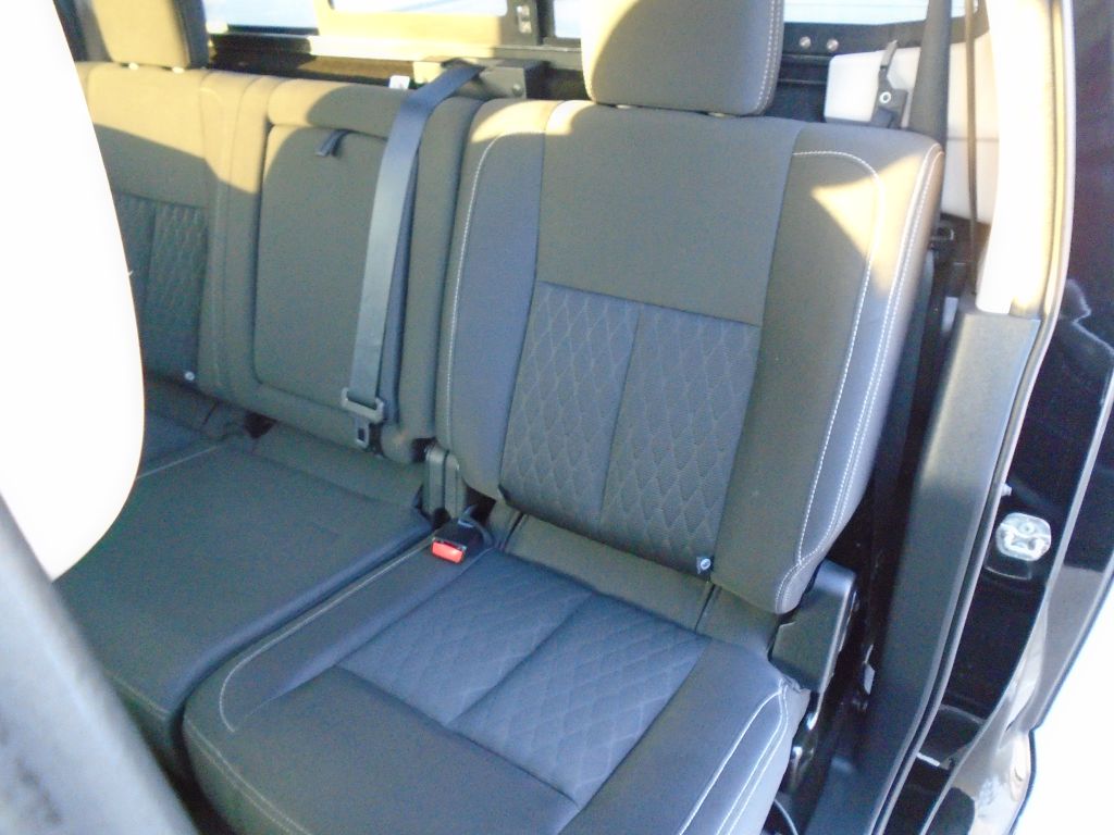 Photo 27 of this NISSAN TITAN