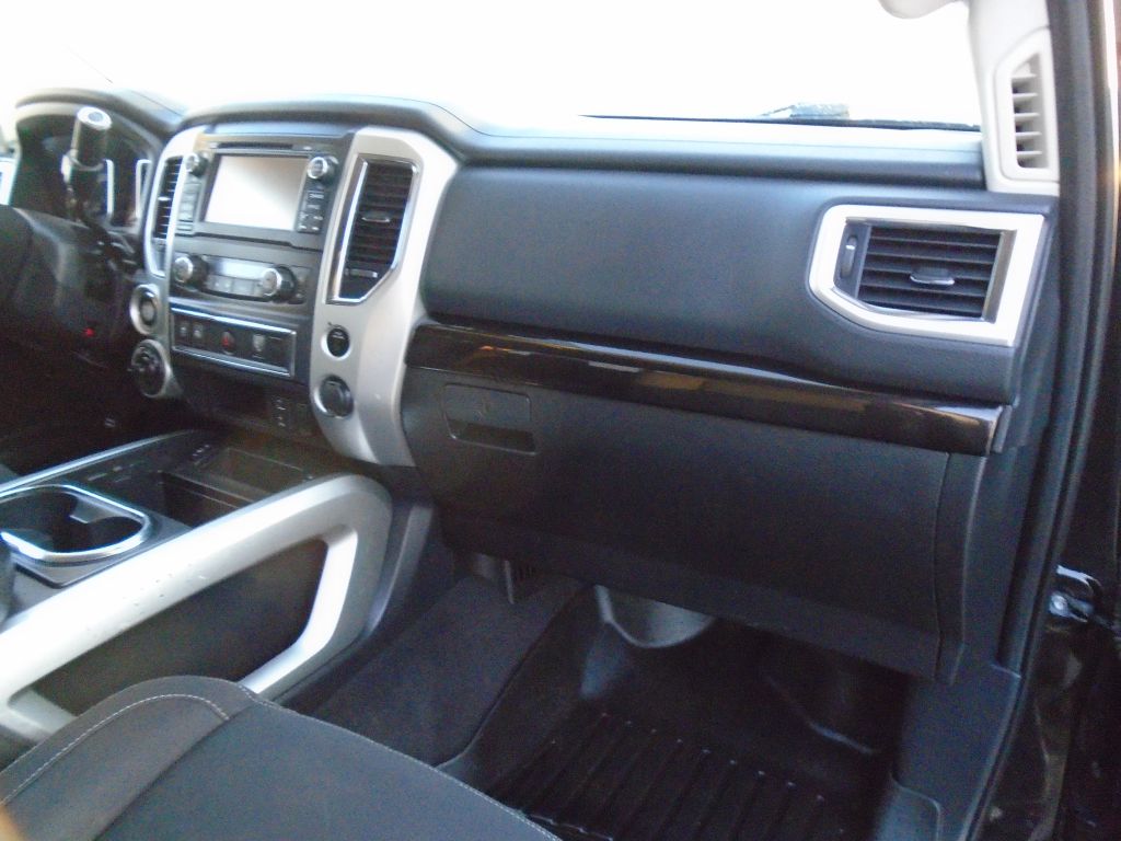 Photo 33 of this NISSAN TITAN
