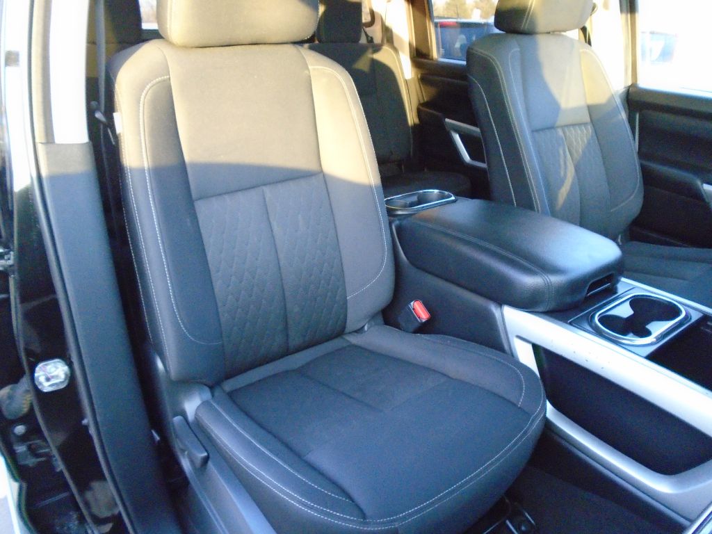 Photo 35 of this NISSAN TITAN